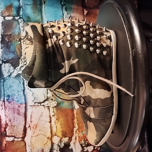🔥Hidden Wedge Spike Studded Camo Sneaker Heels Alt-Fashion Punk AS IS - Picture 3 of 9
